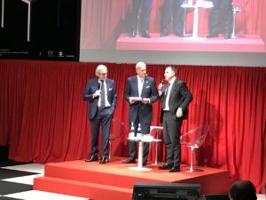 Da sinistra, Roberto Snaidero, Enrico Bertolino ed Emanuele Orsini durante la presentazione alla stampa del Salone del Mobile 2017