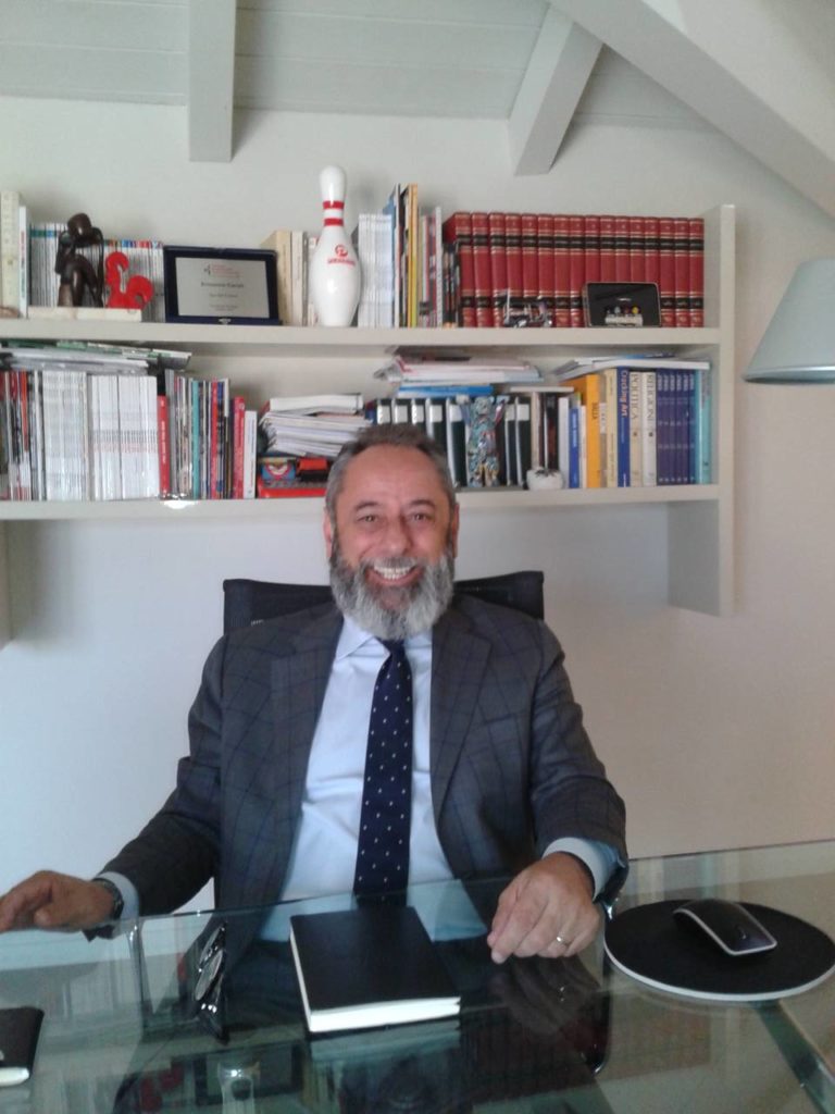Ermanno Canali, fondatore e presidente di Canali & C., nel suo studio a Reggio Emilia, nel recentissimo incontro con Mark Up